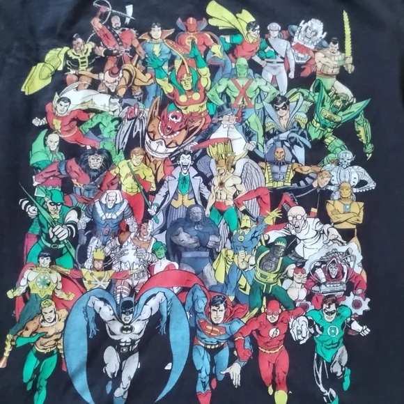 DC comics tee - Picture 1 of 3